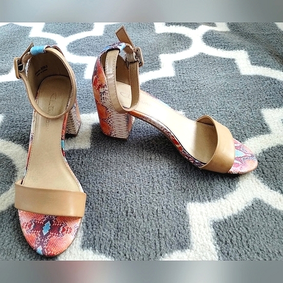 Snake Print/Python Pattern Block Heels - Picture 7 of 16